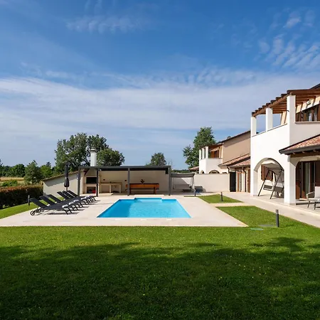 Вилла Genia Ii *