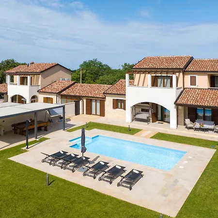 Genia Ii Вилла Пореч