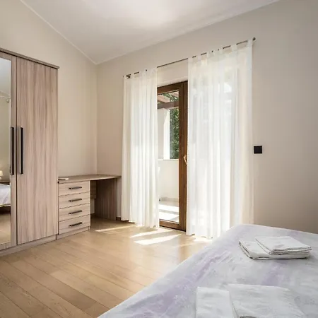 Holiday home Genia Ii