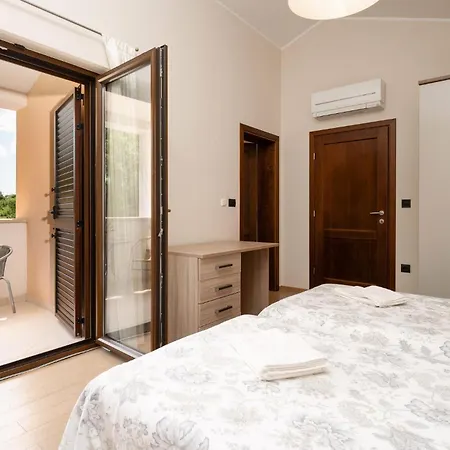 Holiday home Genia Ii