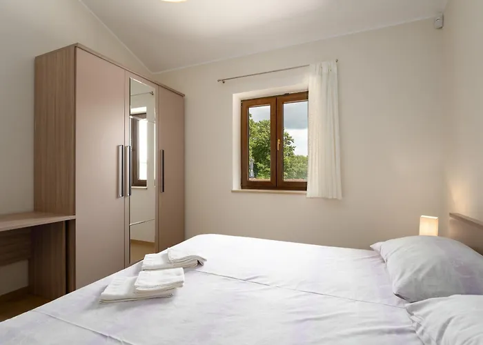 ヴィラ Genia Ii *