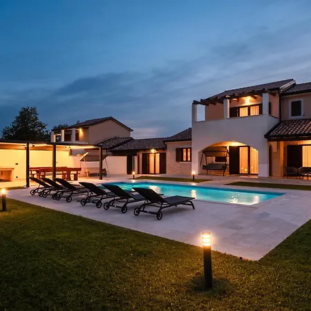 Genia Ii Villa *